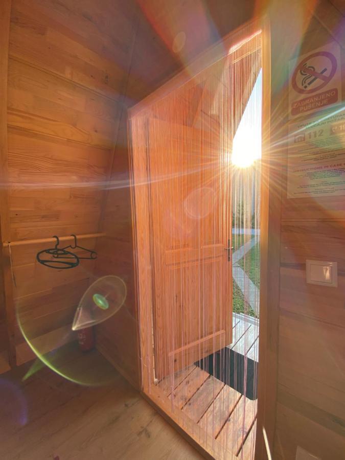 Rooms & Glamping Lana Haus Licko Petrovo Selo Exterior foto