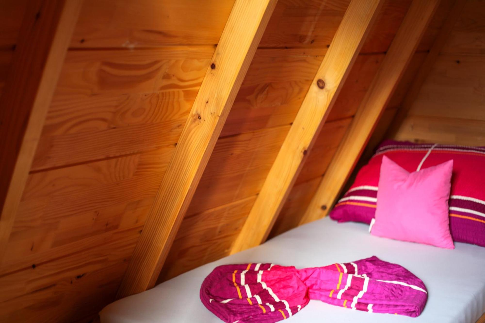Rooms & Glamping Lana Haus Licko Petrovo Selo Exterior foto